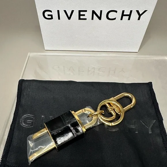 GIVENCHY Black and Gold toned 4G lock keyring. NIB - Picture 4 of 5